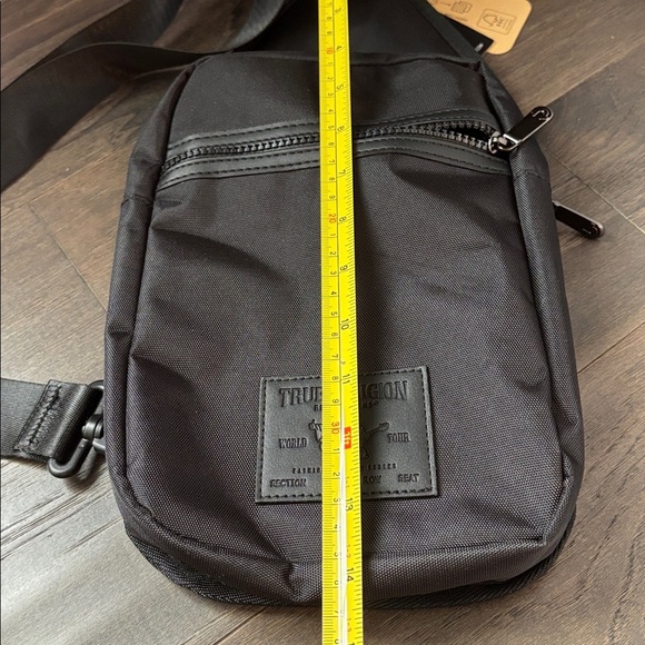 True Religion Yeta Sling Crossbody,3 zip compartments,credit card slots - Picture 15 of 16